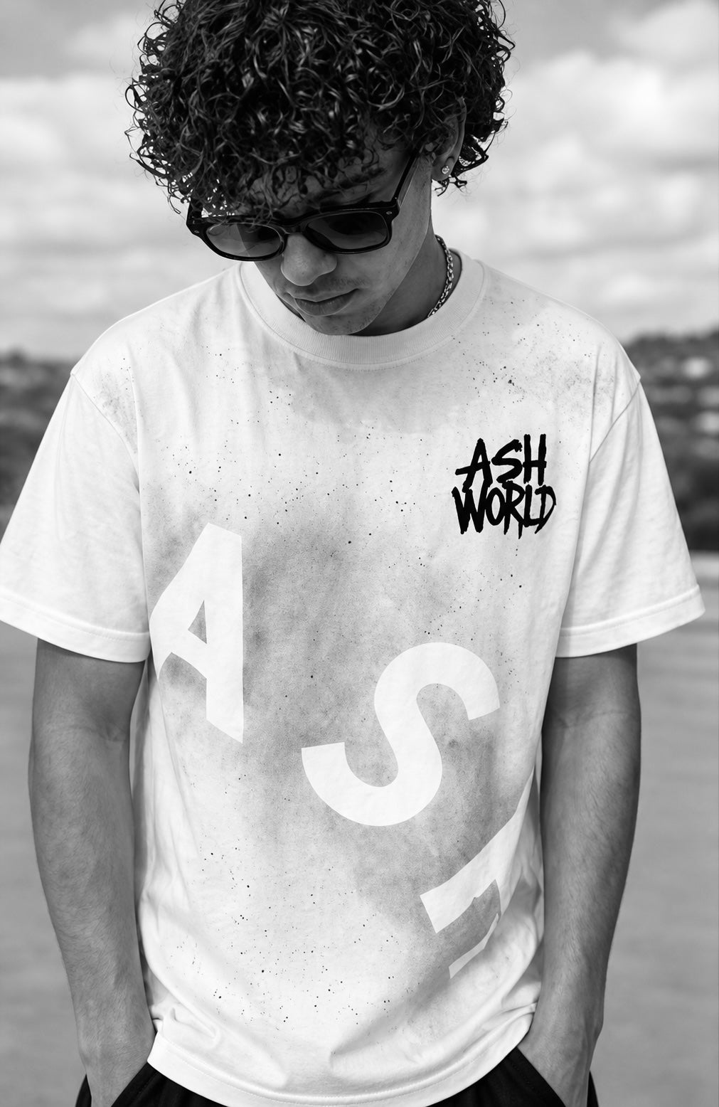Spray paint shirt, white